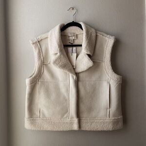 Elegant Cream Sherpa Vest for Women